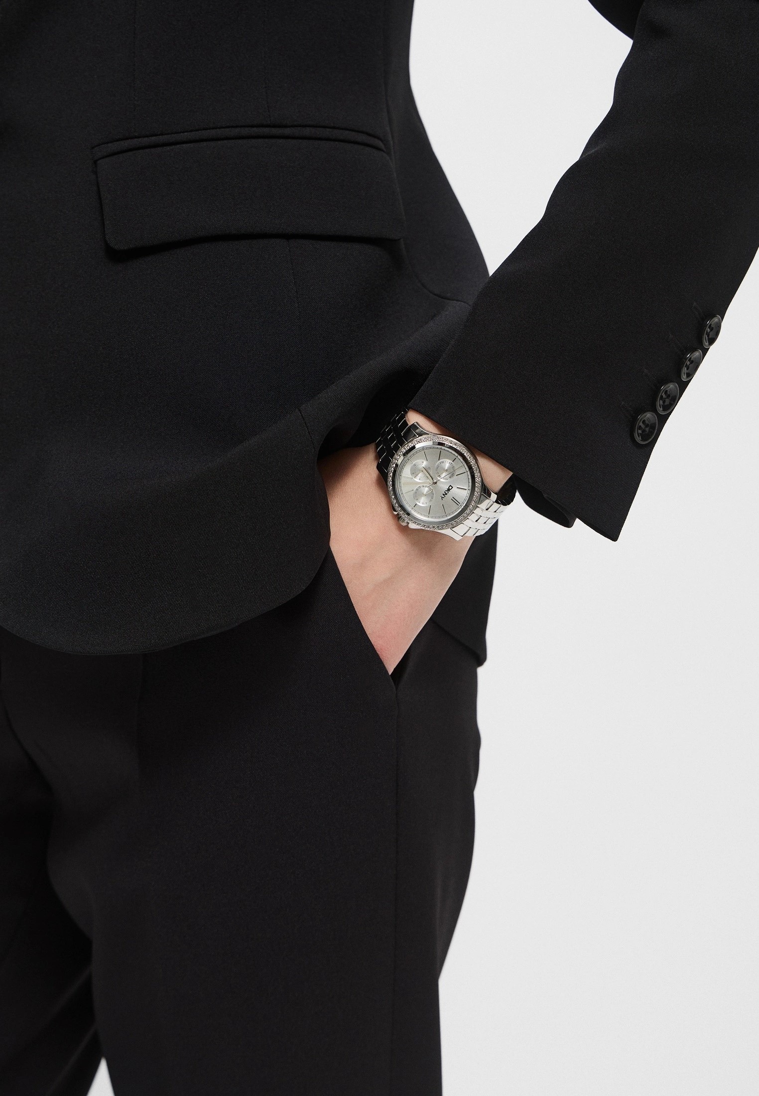 RTLAEE939201_26883305_9_v1_2x