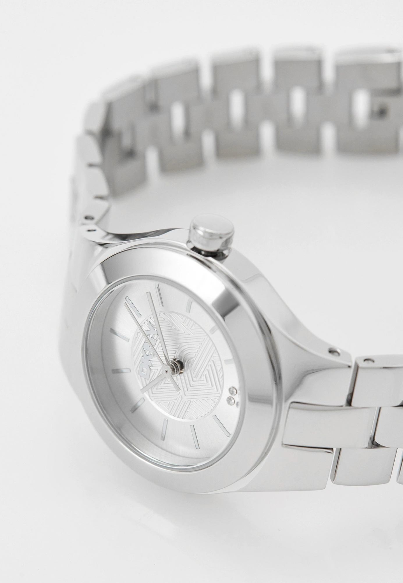 RTLAEE934501_26848869_2_v1_2x