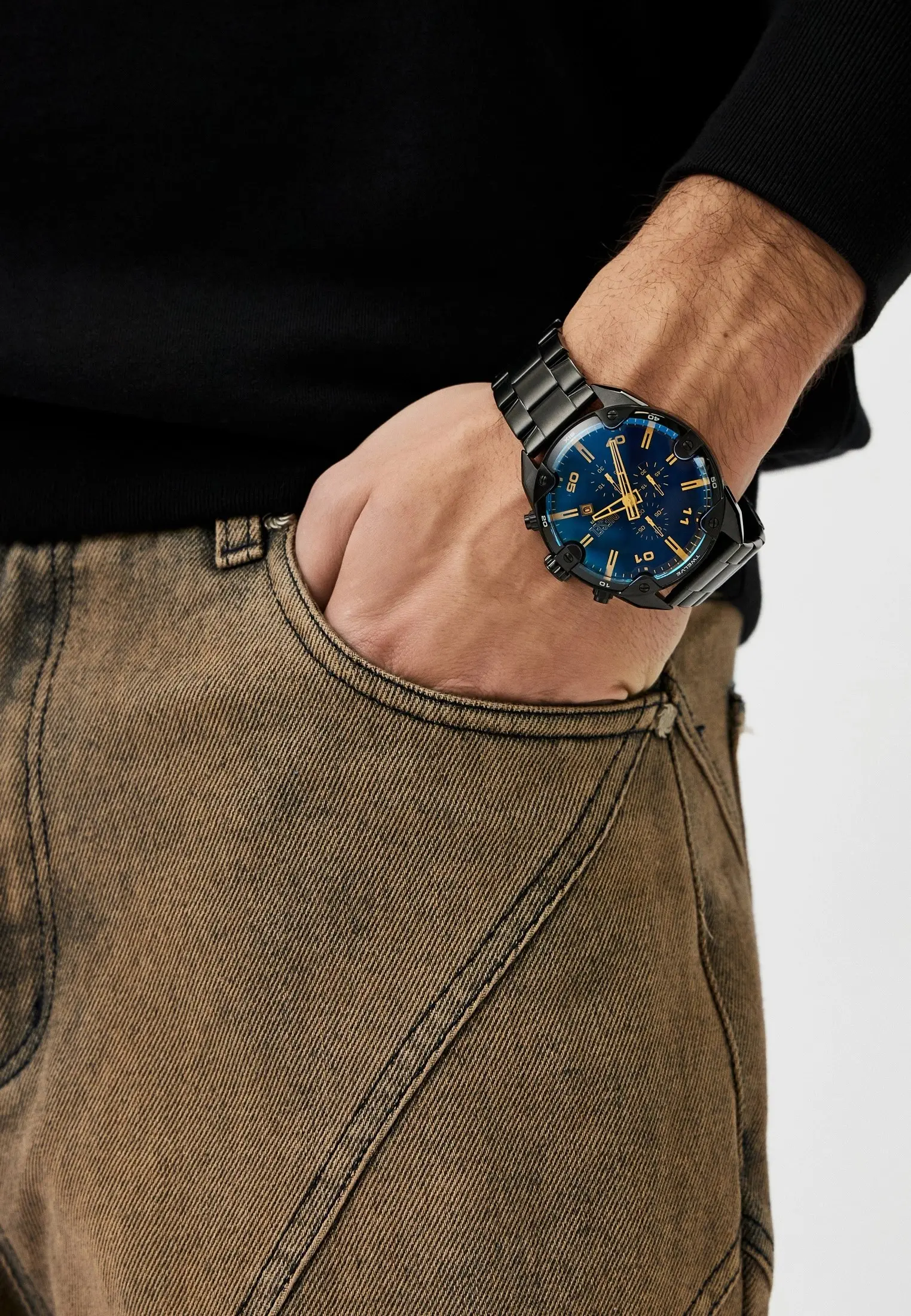 RTLADZ891501_25982519_10_v1_2x