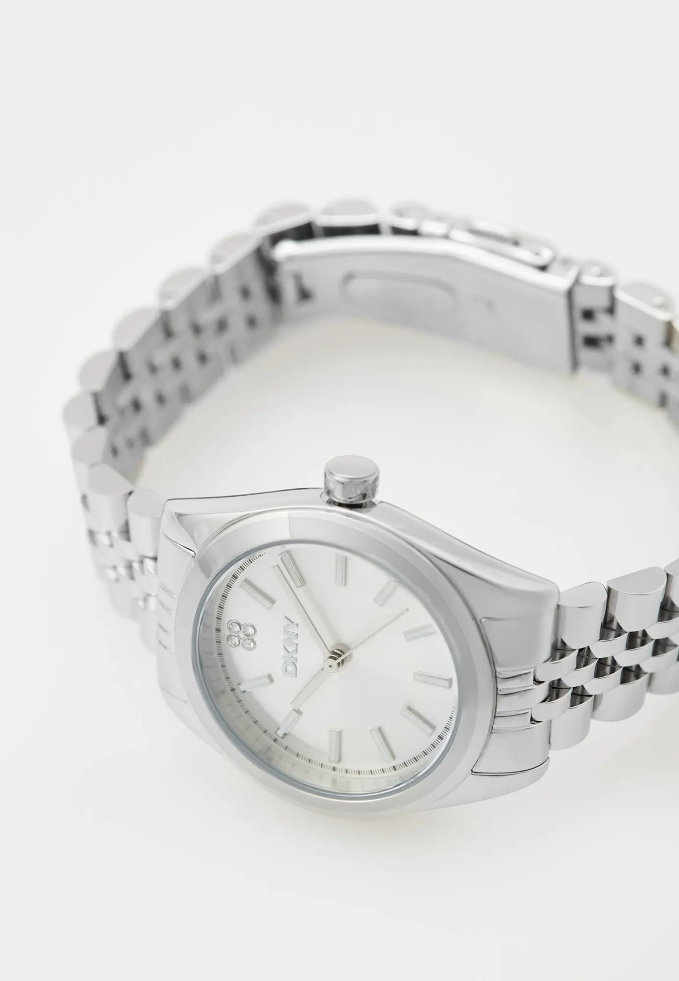 RTLAEE935301_26841493_2_v1_2x