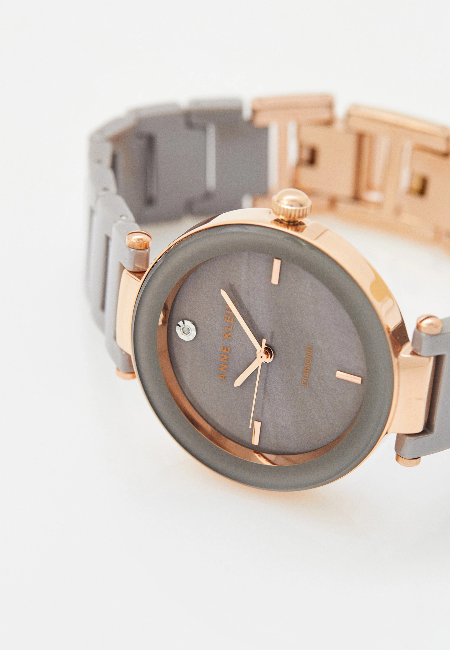 RTLACK743801_19281791_2_v1_2x