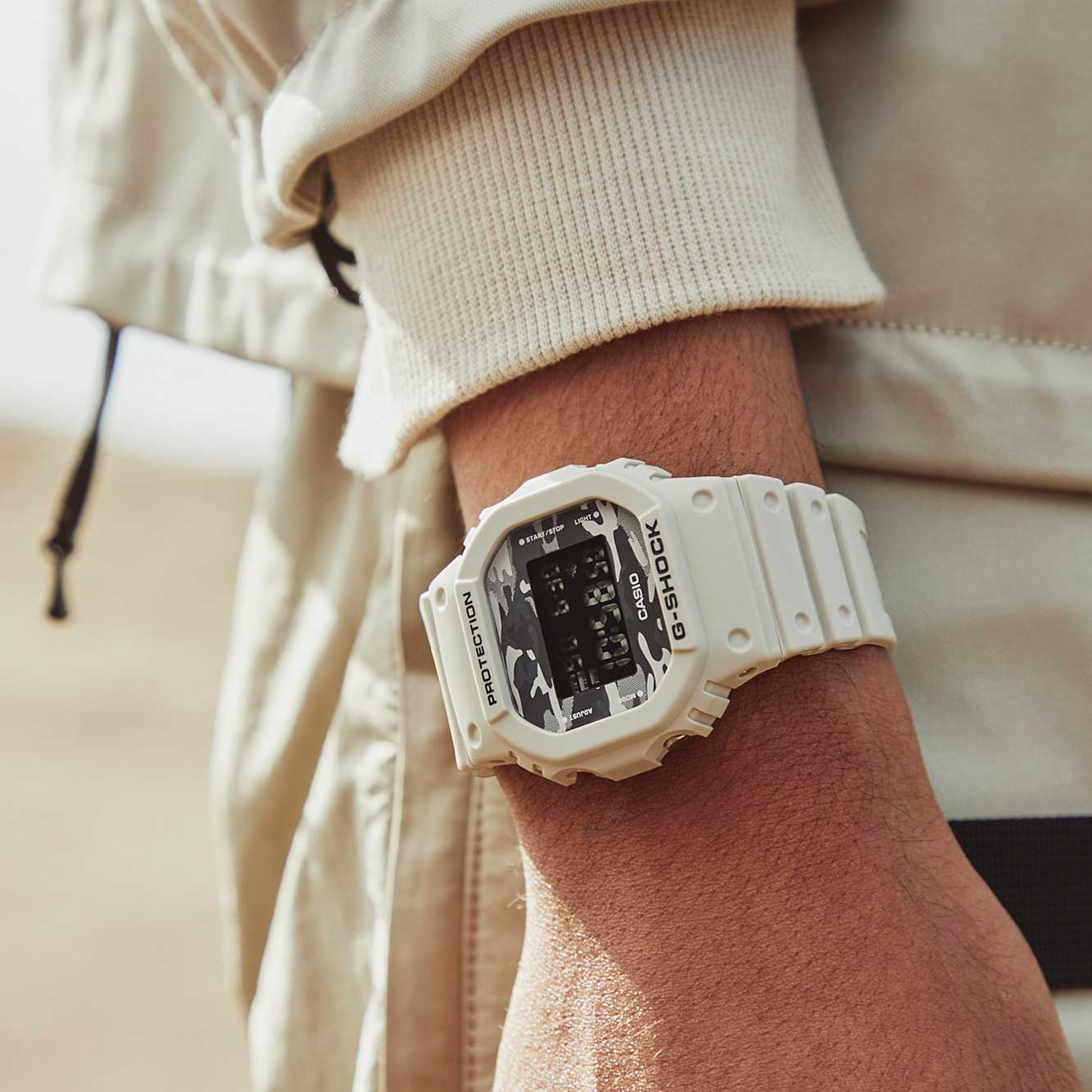 DW-5600CA-8ER__2