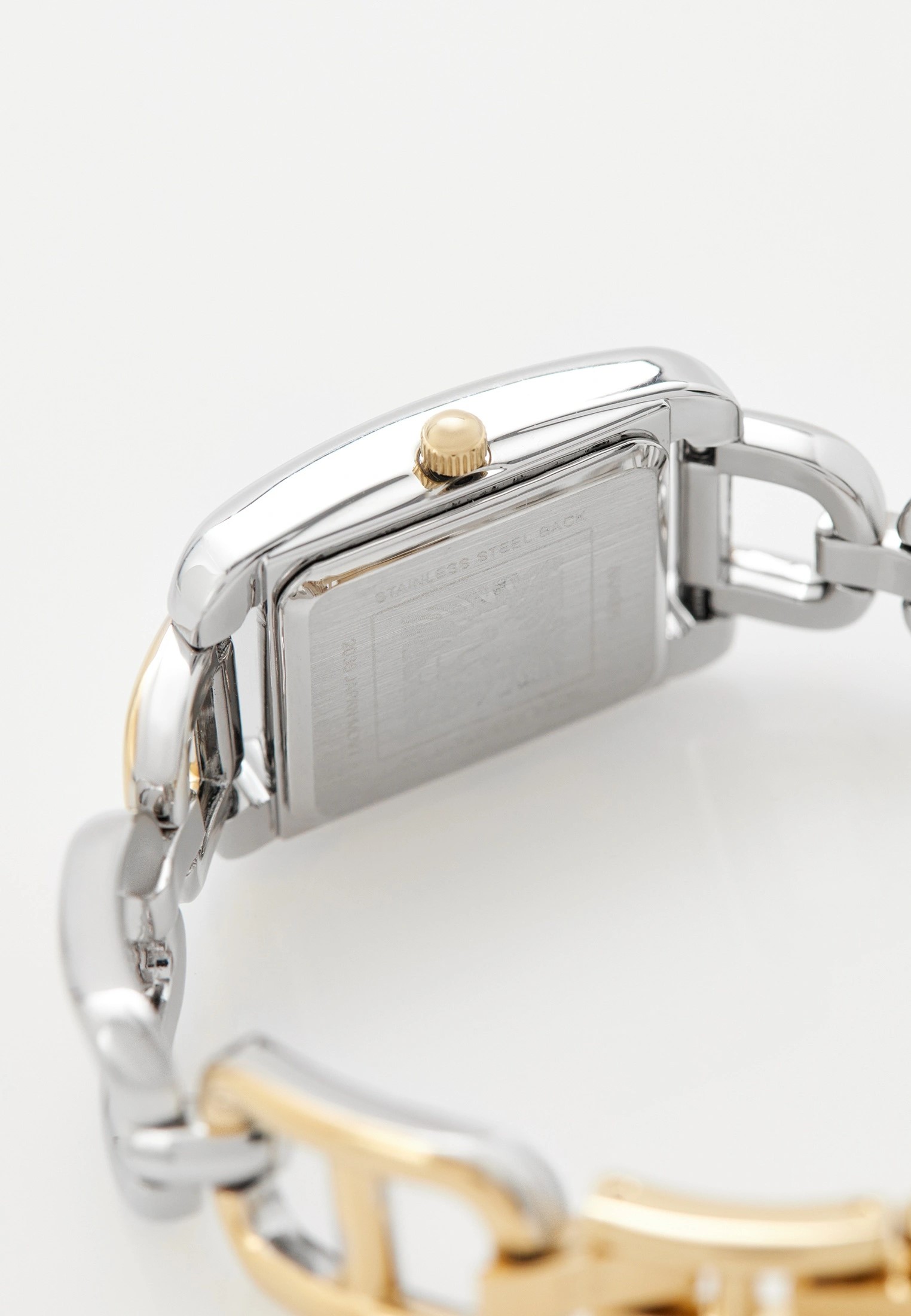 RTLACY127302_23483880_4_v1_2x