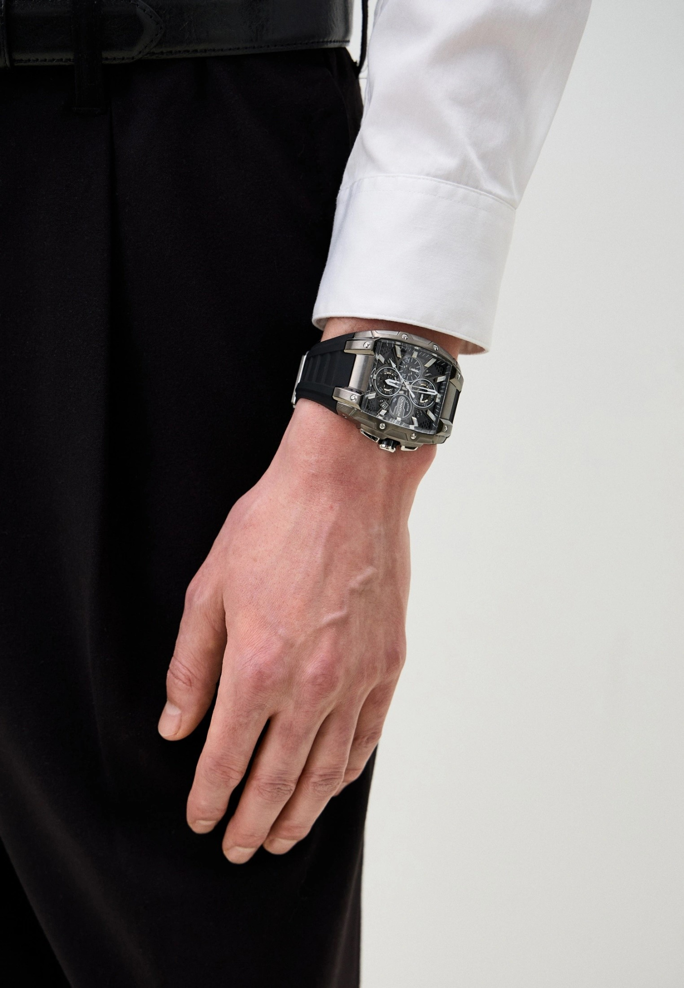 RTLAEH284501_27409088_9_v1_2x